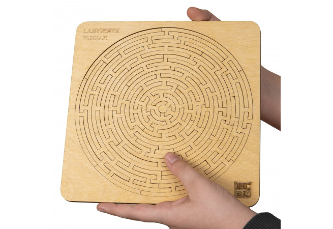 Afbeeldingen en foto's van Labyrinth Puzzle. ESC WELT.