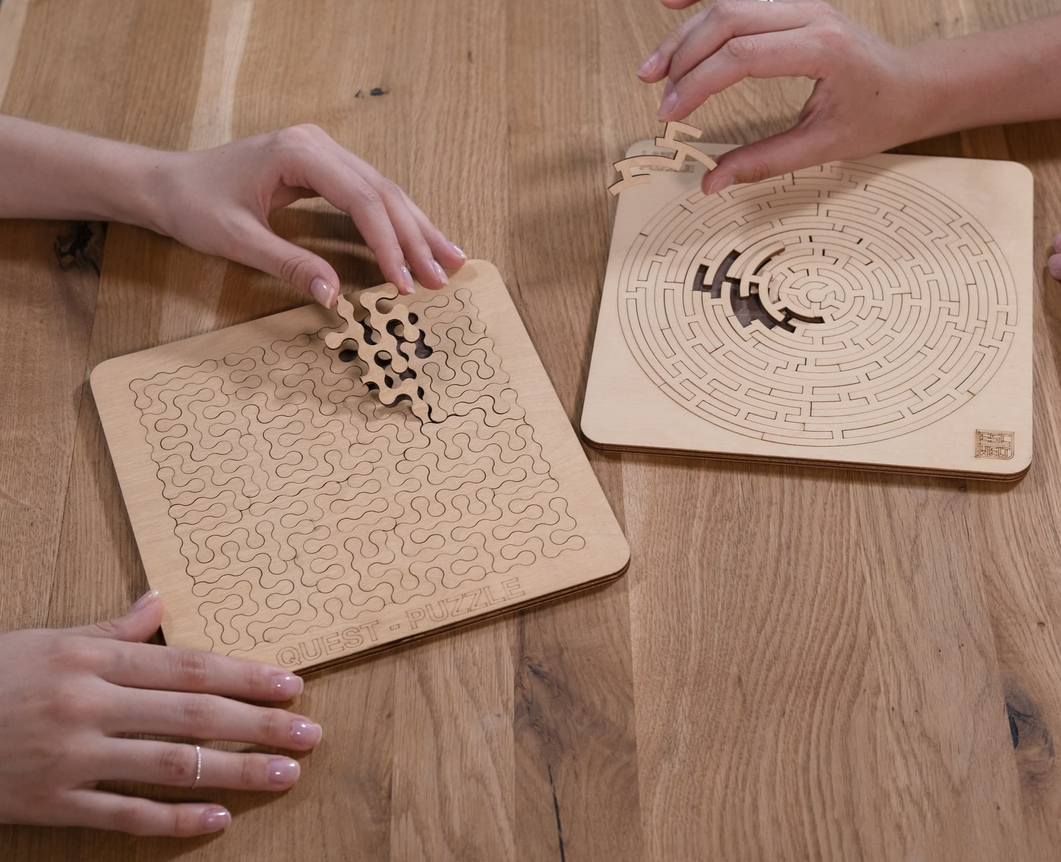 Afbeeldingen en foto's van Puzzle Set. ESC WELT.